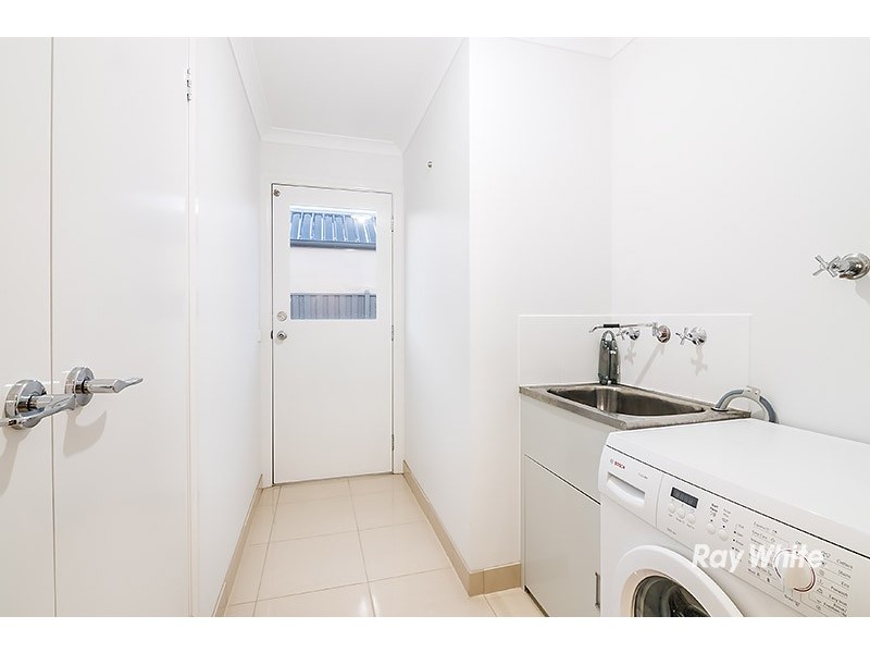 21 Valencia Circuit, Cranbourne VIC 3977