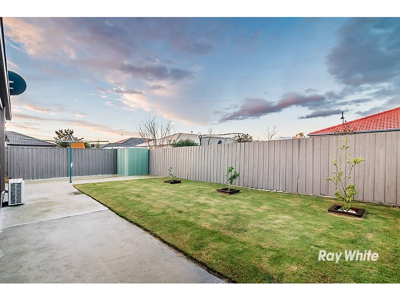 21 Valencia Circuit, Cranbourne VIC 3977