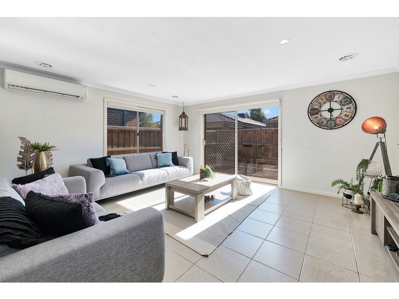 21 Glenelg Street, Clyde North VIC 3978