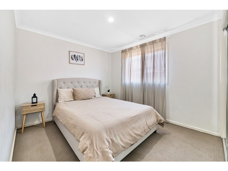 21 Glenelg Street, Clyde North VIC 3978