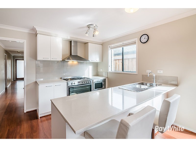 12 Guinea Flower Drive, Cranbourne West VIC 3977