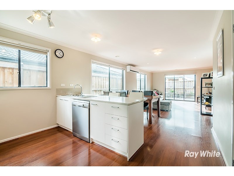 12 Guinea Flower Drive, Cranbourne West VIC 3977