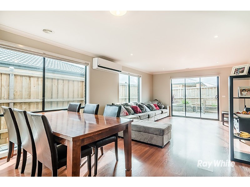 12 Guinea Flower Drive, Cranbourne West VIC 3977