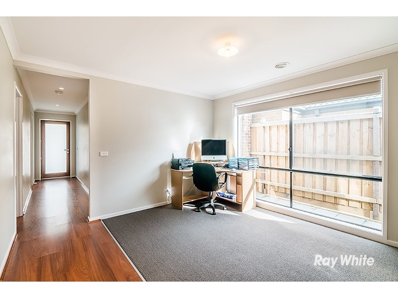 12 Guinea Flower Drive, Cranbourne West VIC 3977