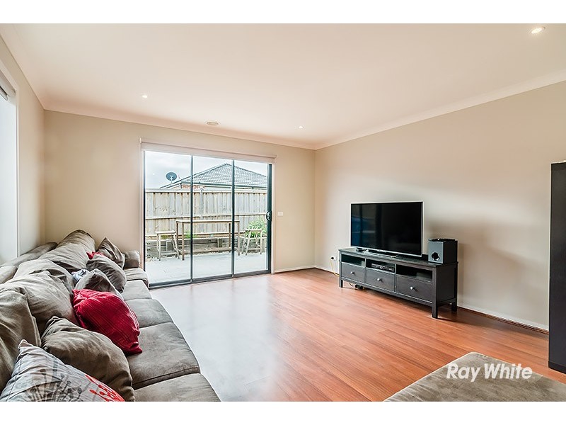 12 Guinea Flower Drive, Cranbourne West VIC 3977