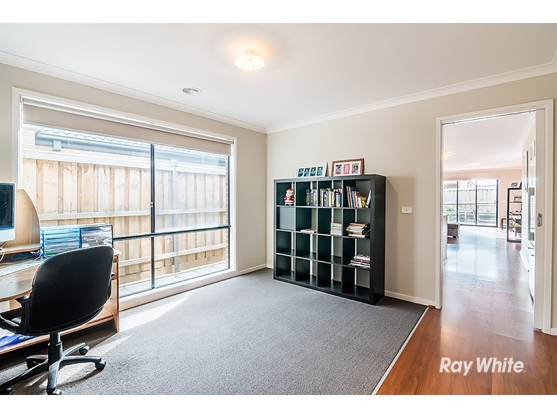 12 Guinea Flower Drive, Cranbourne West VIC 3977