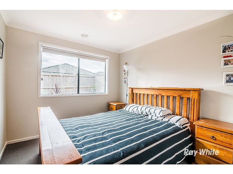 12 Guinea Flower Drive, Cranbourne West VIC 3977