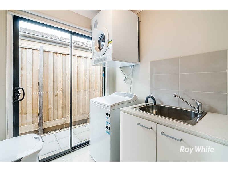 12 Guinea Flower Drive, Cranbourne West VIC 3977