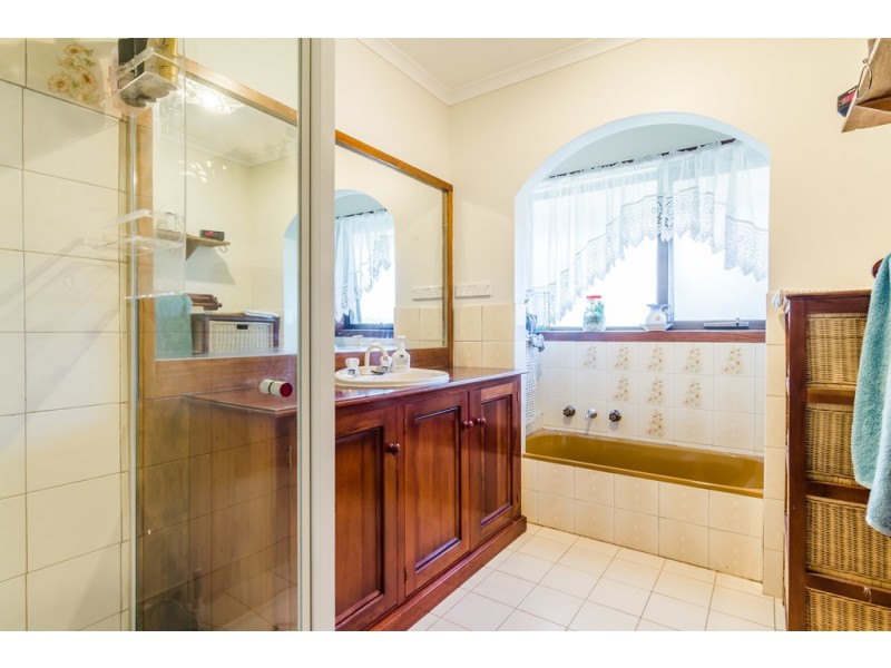 2 Averne Street, Cranbourne VIC 3977