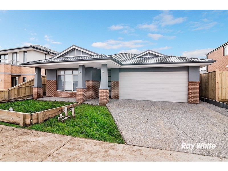 13 Trueman Street, Cranbourne West VIC 3977