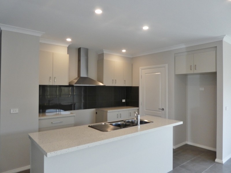 13 Trueman Street, Cranbourne West VIC 3977