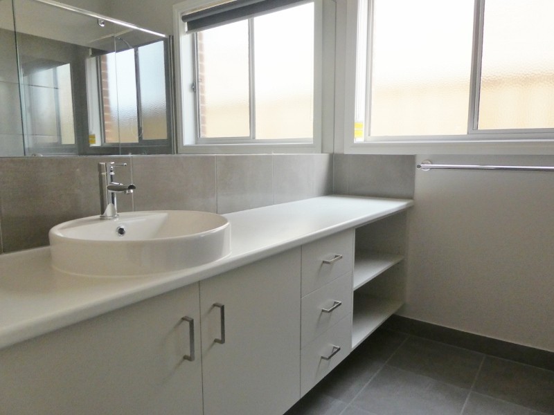 13 Trueman Street, Cranbourne West VIC 3977