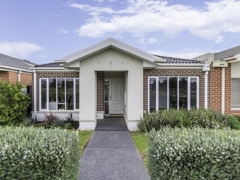 3 Nokota Lane, Clyde North VIC 3978
