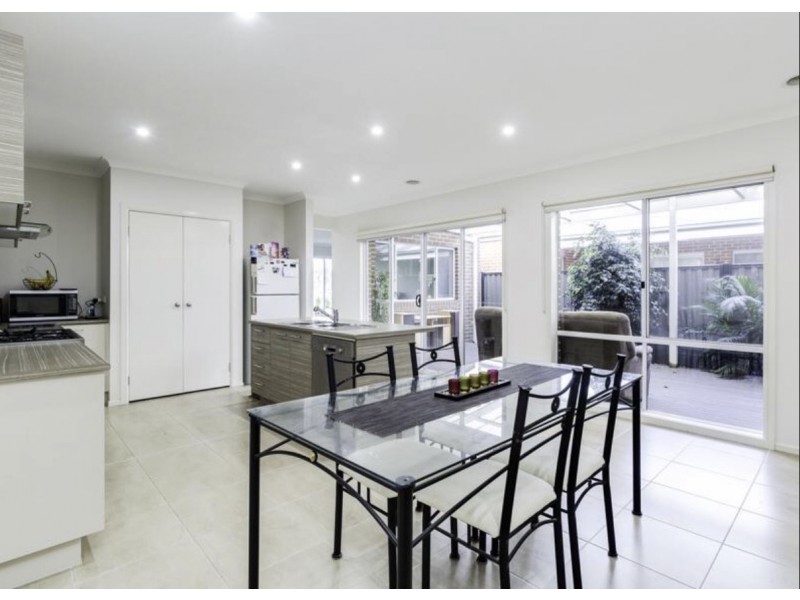 3 Nokota Lane, Clyde North VIC 3978