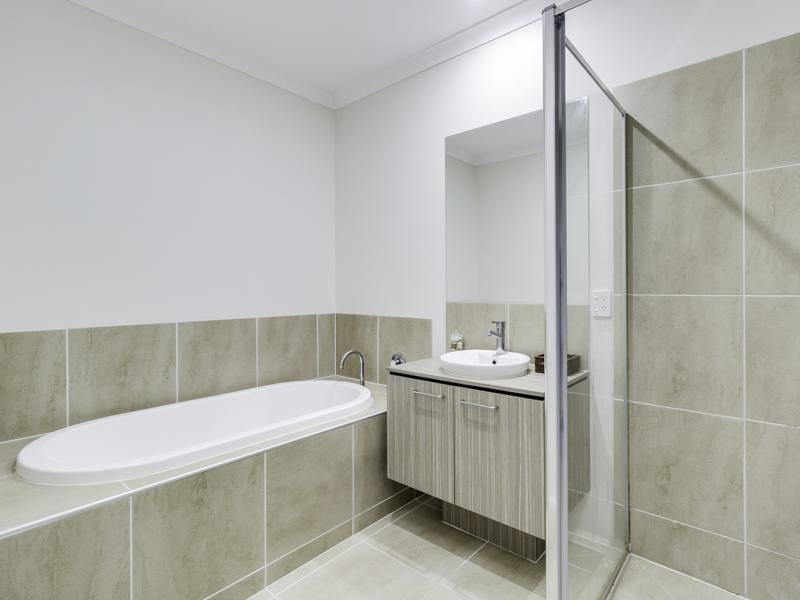 3 Nokota Lane, Clyde North VIC 3978