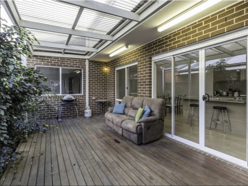 3 Nokota Lane, Clyde North VIC 3978