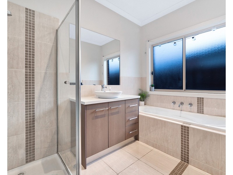 95 Brookwater Parade, Lyndhurst VIC 3975