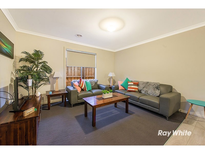 13 Firebird Street, Cranbourne East VIC 3977
