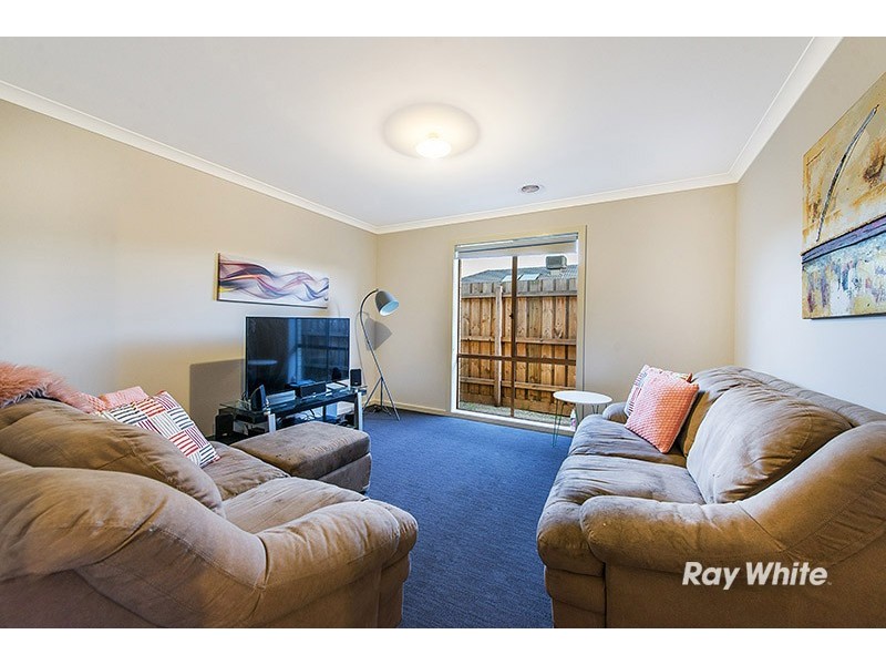 13 Firebird Street, Cranbourne East VIC 3977