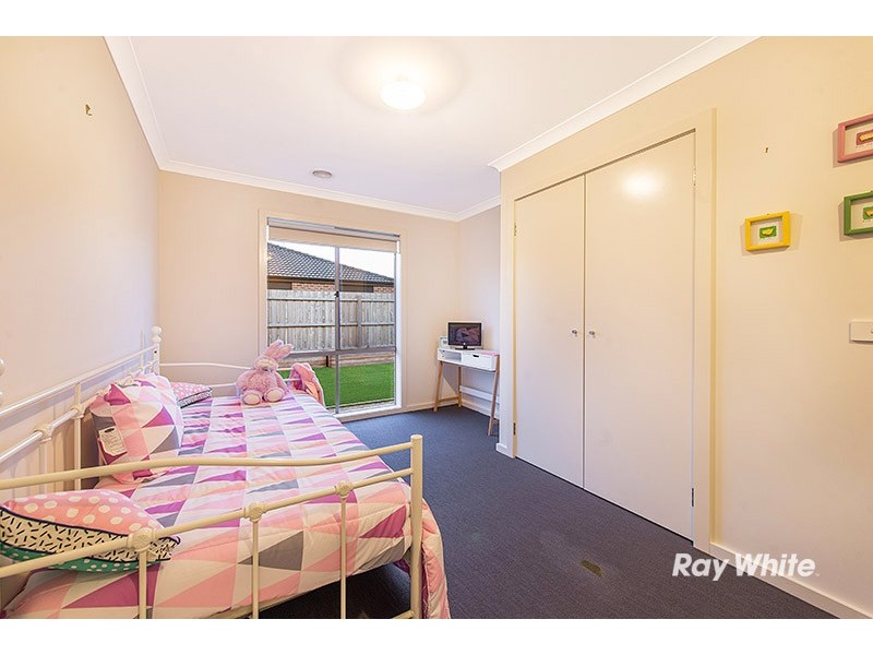 13 Firebird Street, Cranbourne East VIC 3977