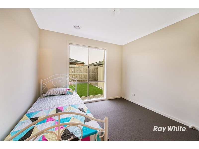 13 Firebird Street, Cranbourne East VIC 3977
