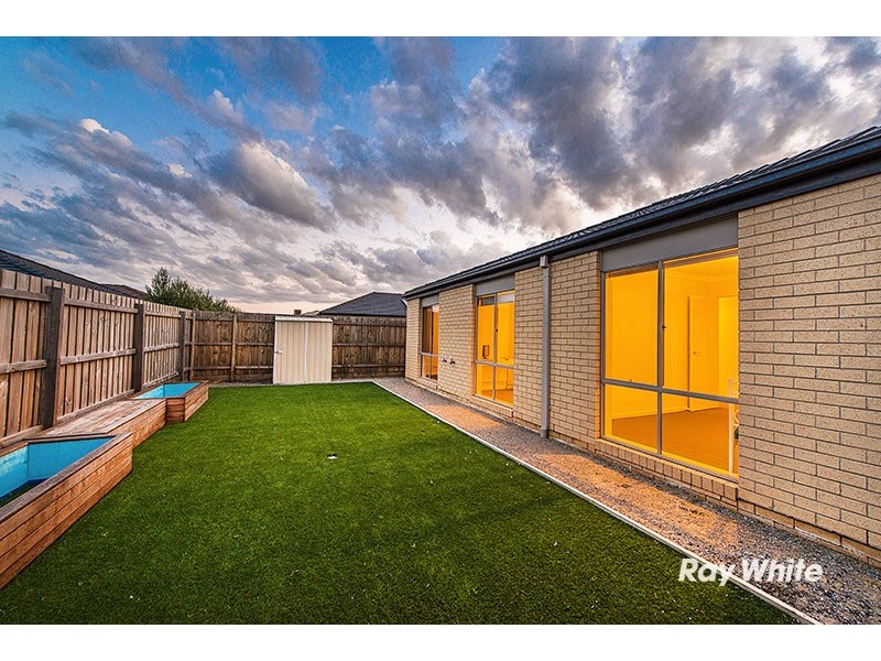 13 Firebird Street, Cranbourne East VIC 3977