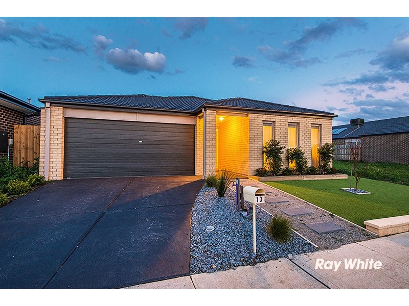 13 Firebird Street, Cranbourne East VIC 3977