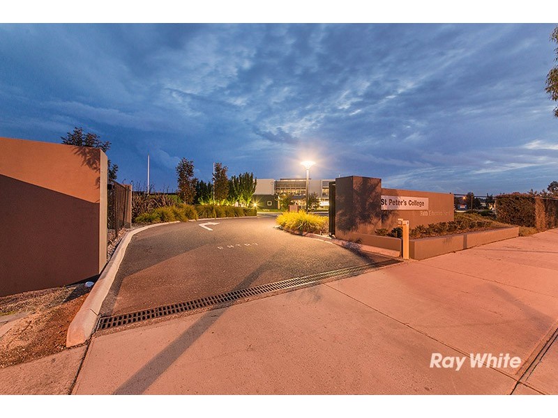 13 Firebird Street, Cranbourne East VIC 3977