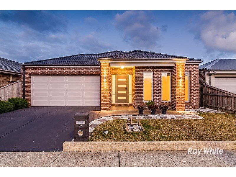 34 Goulburn Street, Cranbourne East VIC 3977
