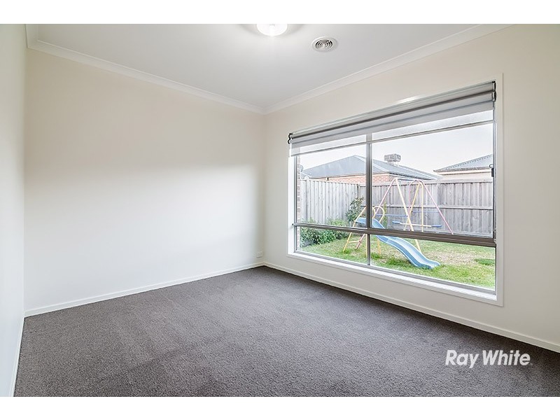 34 Goulburn Street, Cranbourne East VIC 3977