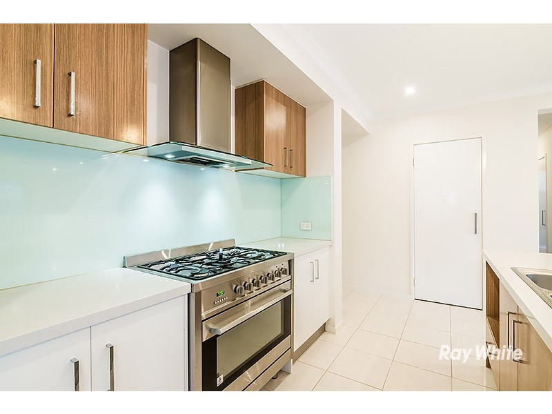 34 Goulburn Street, Cranbourne East VIC 3977