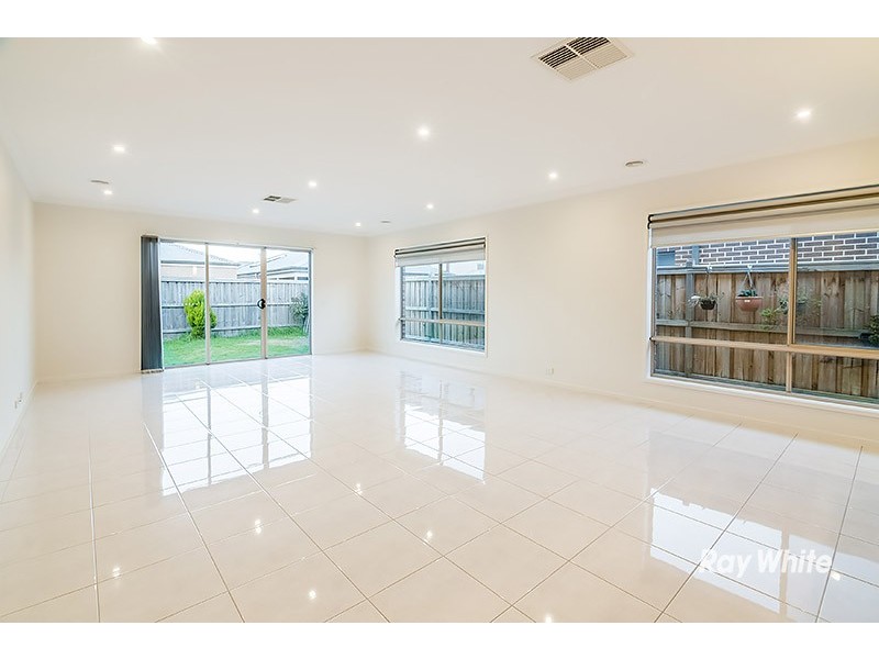 34 Goulburn Street, Cranbourne East VIC 3977
