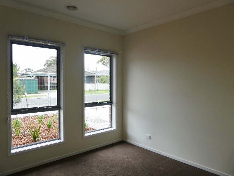 51 Lurline Street, Cranbourne VIC 3977