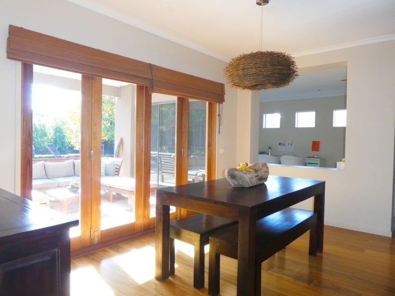 6 Lawton Grove, Berwick VIC 3806