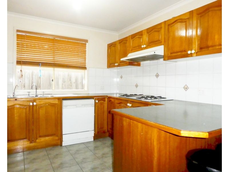 8 Pirita Place, Cranbourne West VIC 3977