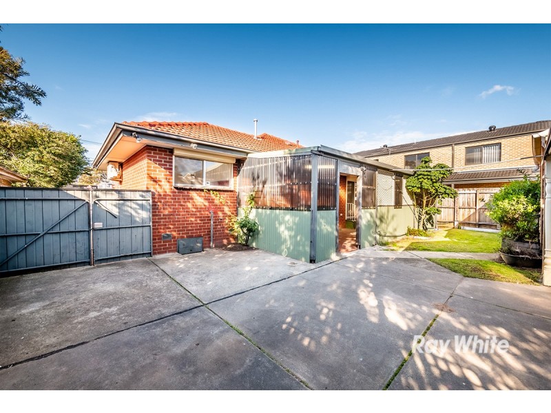 5 Lurline Street, Cranbourne VIC 3977