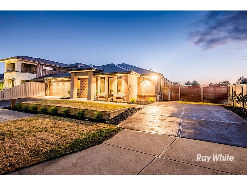 21 Dash Drive, Cranbourne East VIC 3977