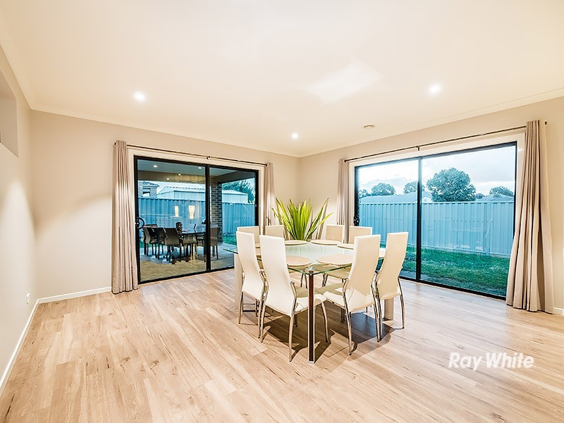21 Dash Drive, Cranbourne East VIC 3977