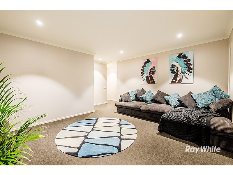 21 Dash Drive, Cranbourne East VIC 3977