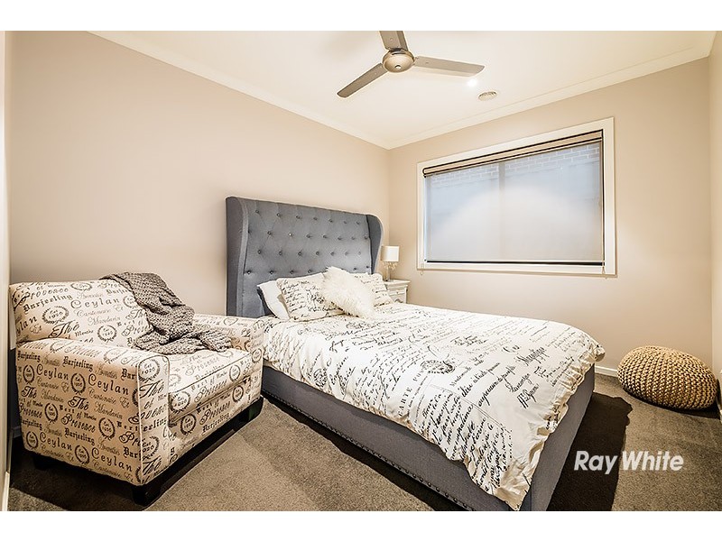 21 Dash Drive, Cranbourne East VIC 3977