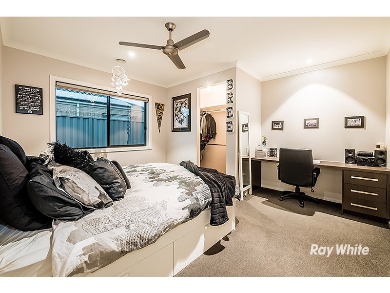 21 Dash Drive, Cranbourne East VIC 3977