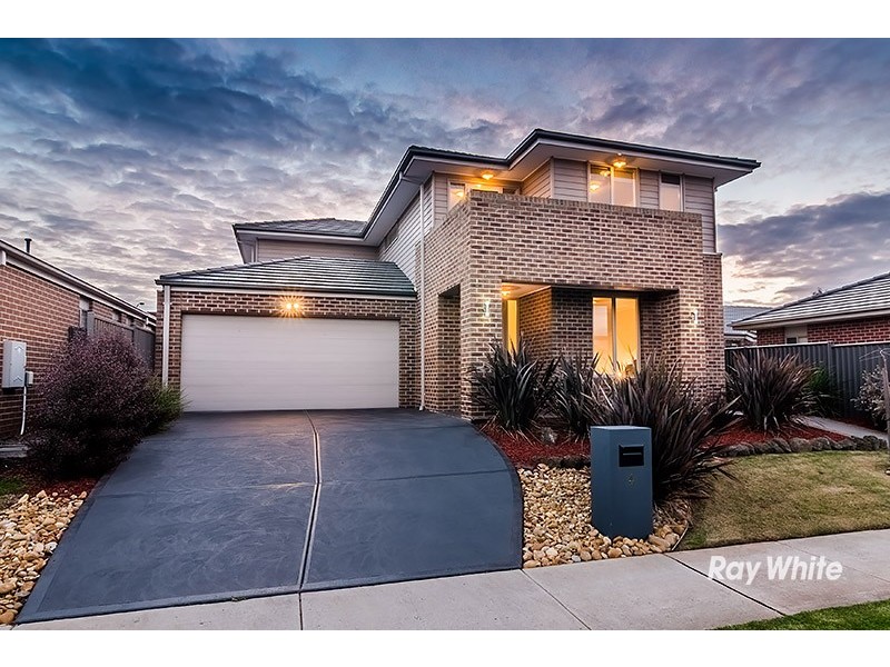 4 Cloverbank Drive, Cranbourne East VIC 3977