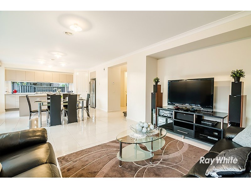 4 Cloverbank Drive, Cranbourne East VIC 3977