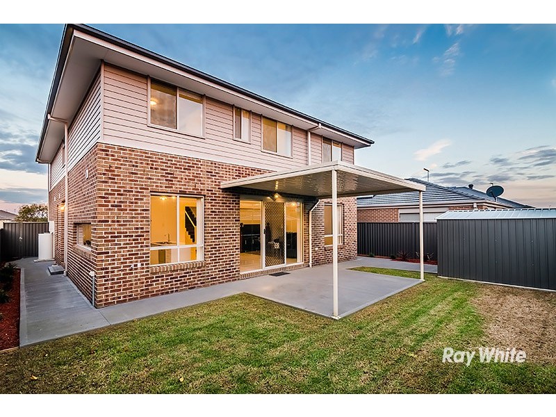 4 Cloverbank Drive, Cranbourne East VIC 3977