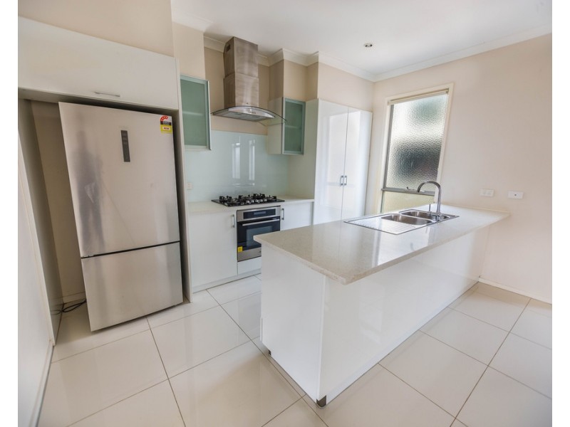 12/10-20 Mickleham Drive, Cranbourne North VIC 3977