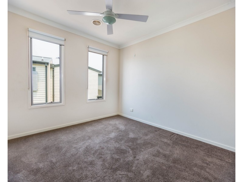 12/10-20 Mickleham Drive, Cranbourne North VIC 3977