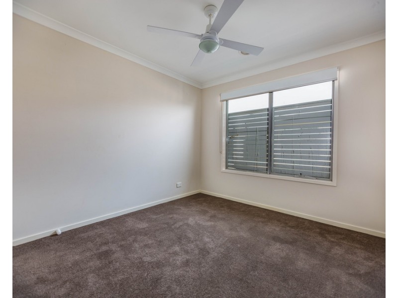 12/10-20 Mickleham Drive, Cranbourne North VIC 3977