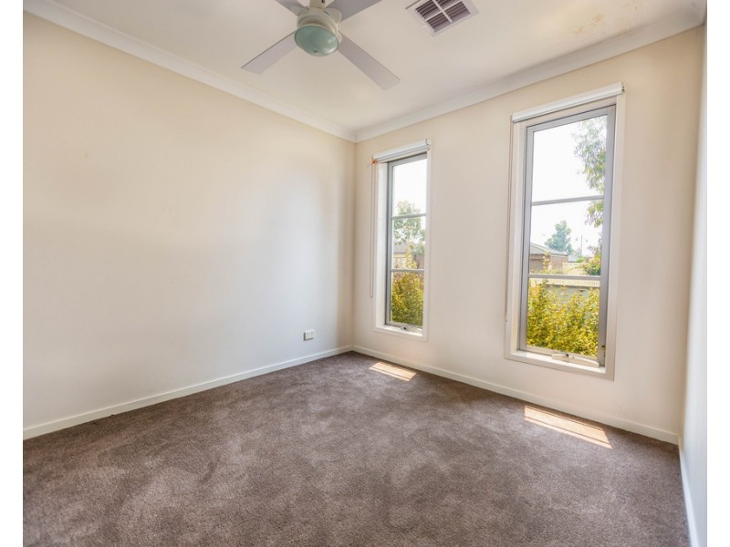 12/10-20 Mickleham Drive, Cranbourne North VIC 3977