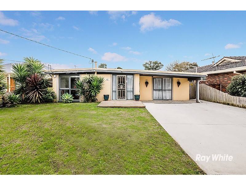 42 Circle Drive North, Cranbourne VIC 3977