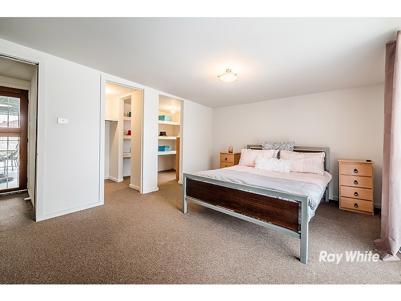 42 Circle Drive North, Cranbourne VIC 3977